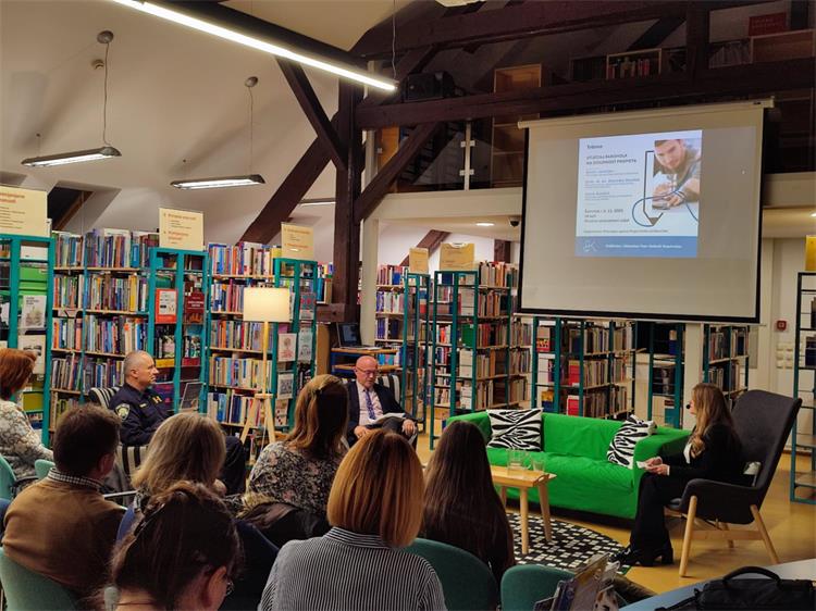 Slika /PU_KK/Vijesti/2025/11/tribina (3).jpeg